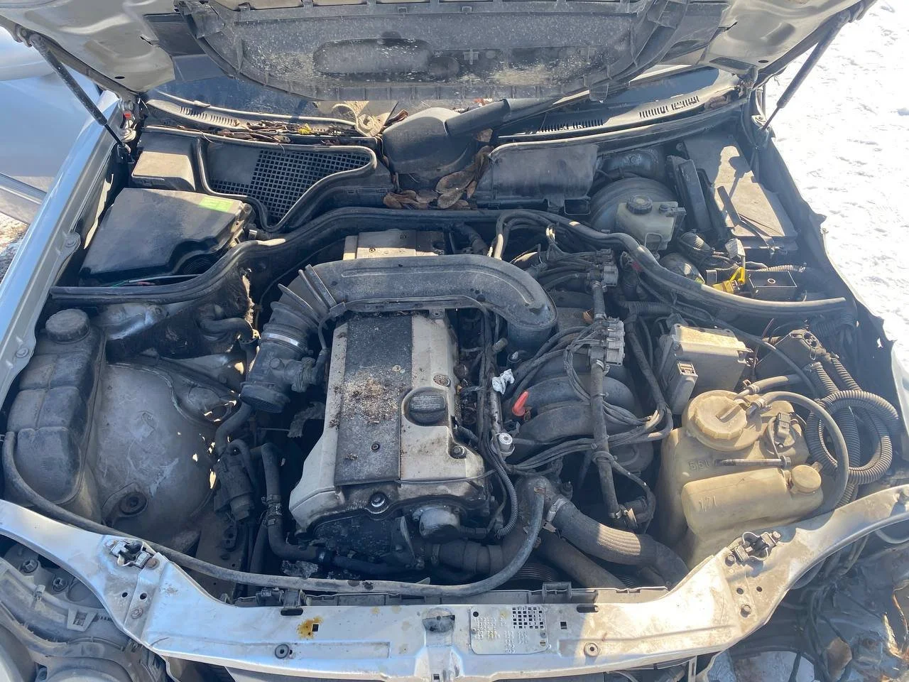 Продажа Mercedes-Benz E class 3.2 (220Hp) (104.995) RWD AT по запчастям