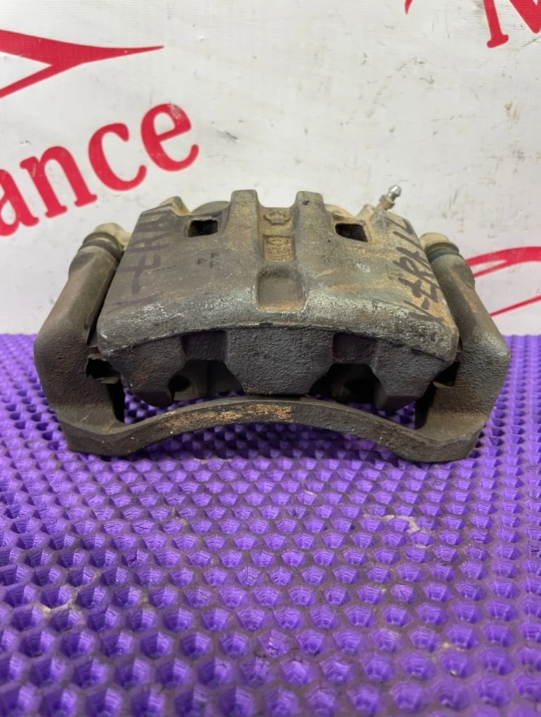 Суппорт тормозной Nissan X-Trail T30 2004  F R