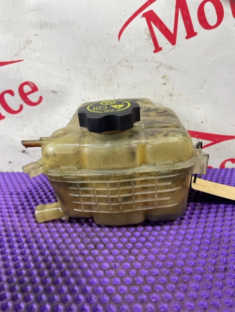 Бачок расширительный Chevrolet Cruze 1  F16D4