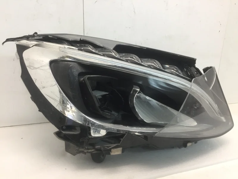 Фара Mercedes-Benz C-klasse 2014-2023 A2059062604 W205, передняя правая