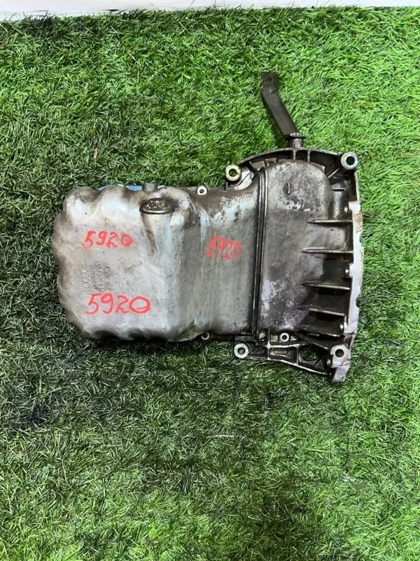 Масляный поддон AUDI A4 1994-2000 058103603 ADR