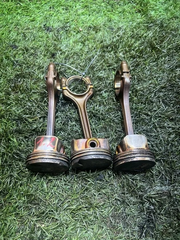 Шатун Skoda Octavia 2012-2015 04E107065BC CJZA