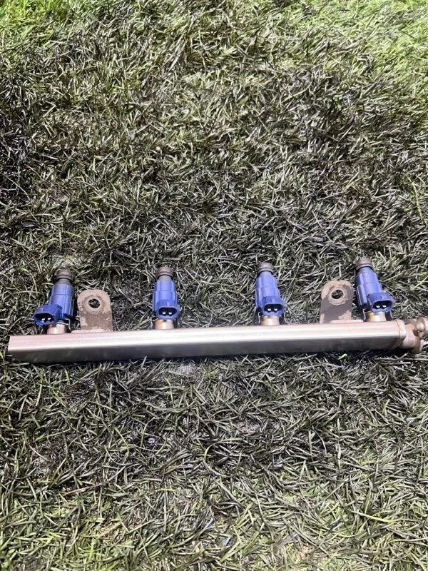 Топливная рампа с форсунками Kia Ceed 2007 353102B000 G4FC 1.6