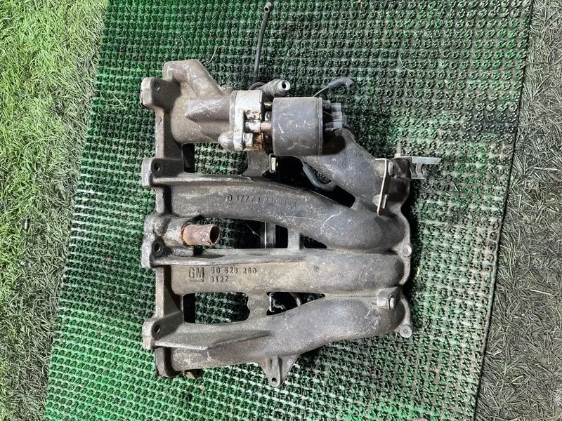 Впускной коллектор OPEL VECTRA 2001 90528260 B X16XEL