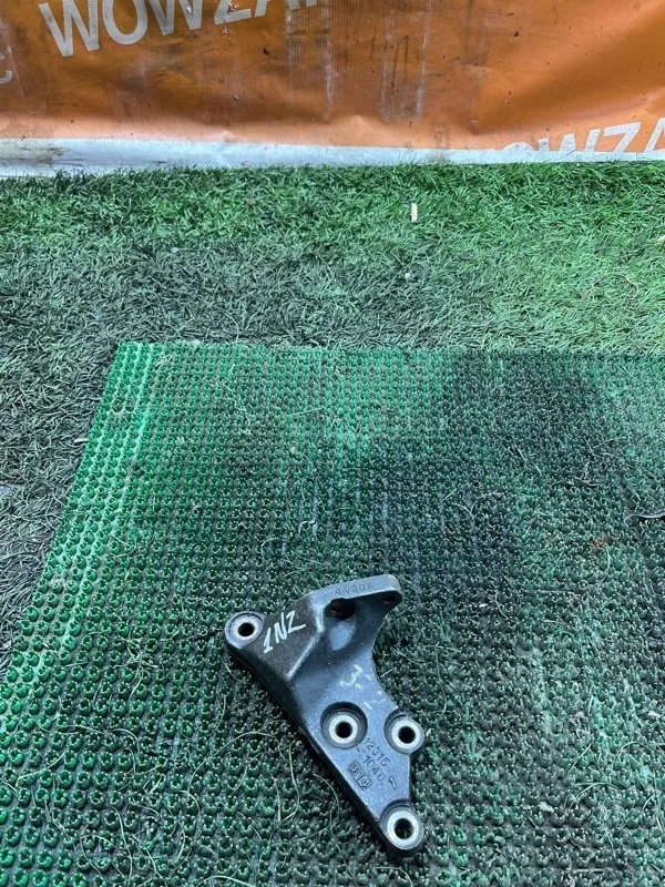 Кронштейн TOYOTA Yaris 123151040 1NZ-FE