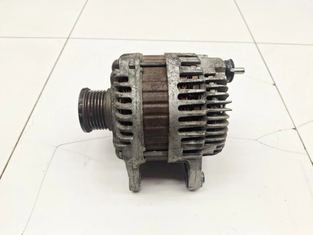 Генератор Nissan Tiida C11