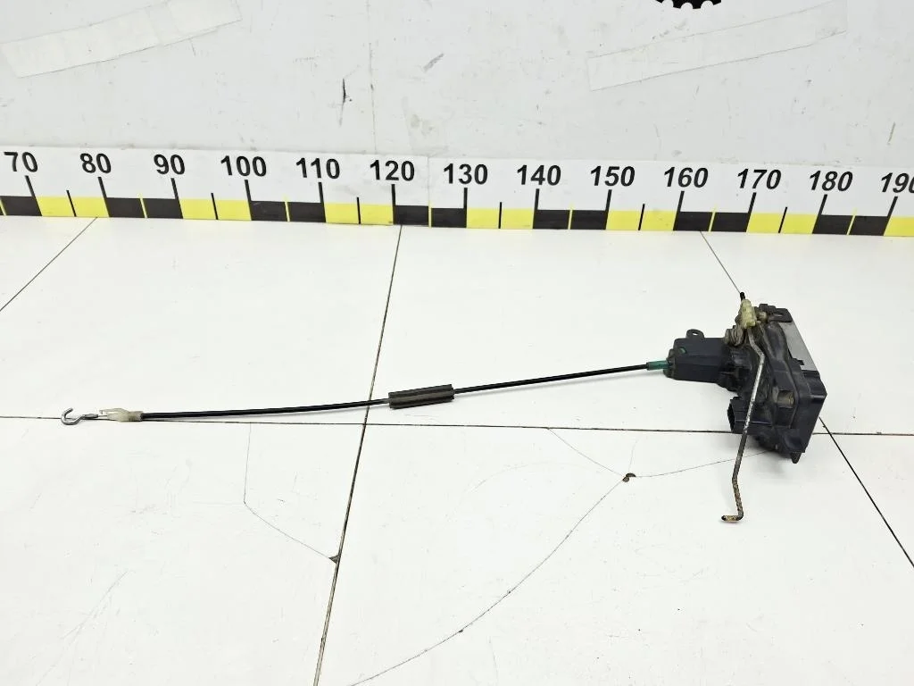 Замок двери передней правой Opel Astra 2010 H