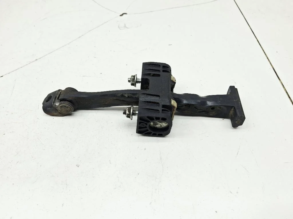 Ограничитель двери Opel Astra 2010 H