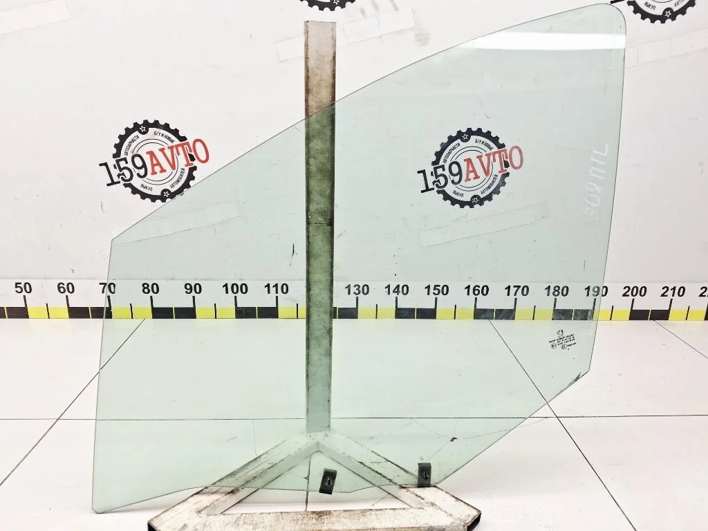 Стекло двери передней левой Peugeot 308 2010 T7