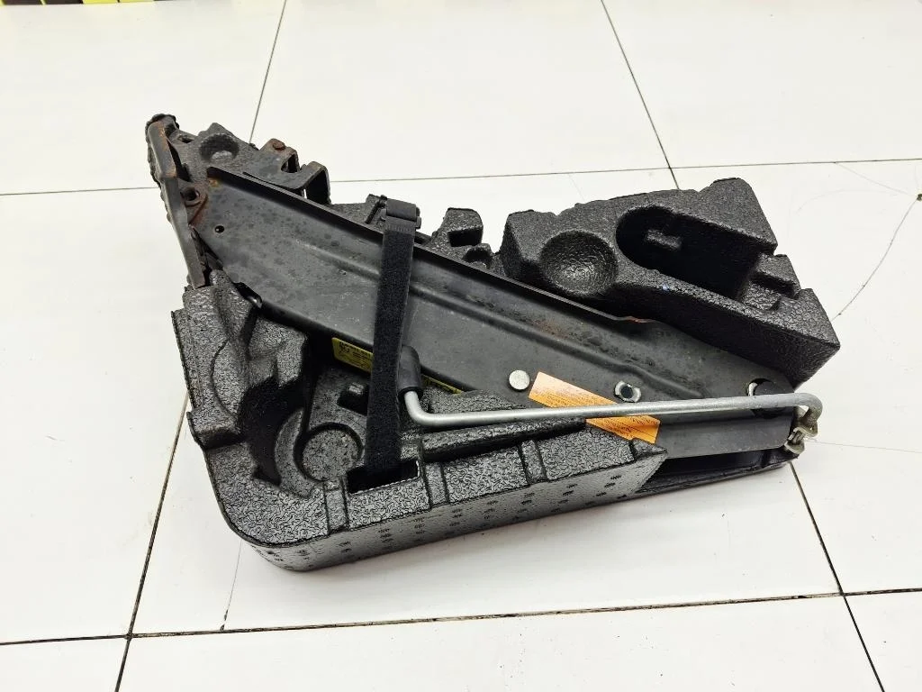 Домкрат Porsche Cayenne 1 2007 957