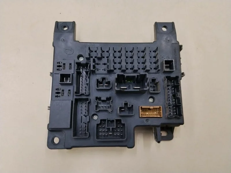 Блок предохранителей салонный Mitsubishi Lancer 10