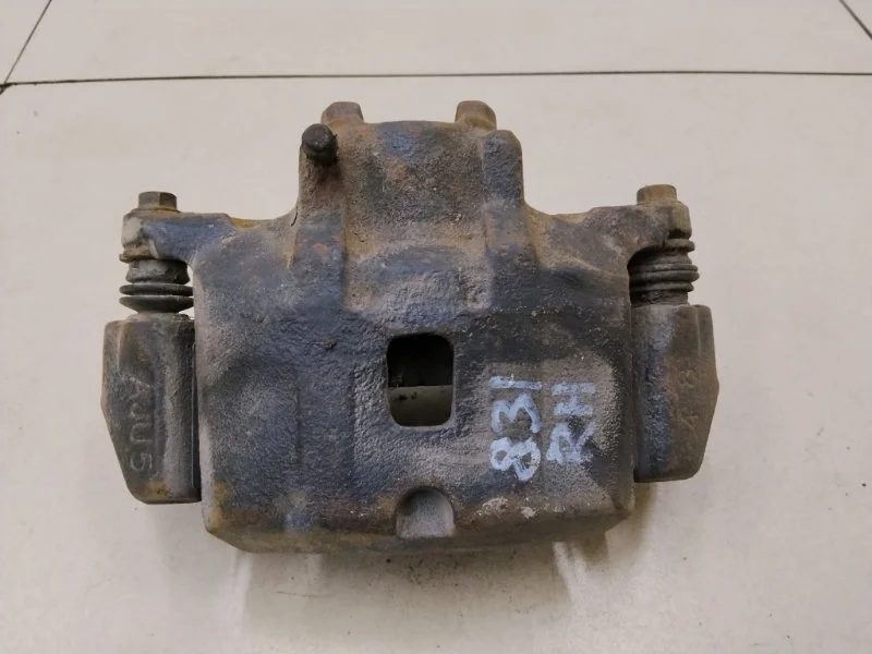 Суппорт тормозной передний правый Mitsubishi