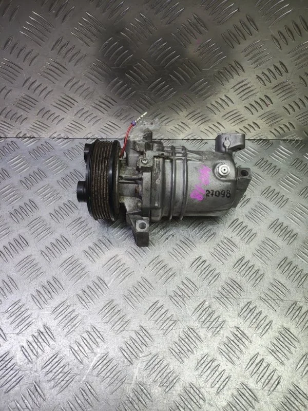 Компрессор кондиционера Nissan Tiida 92600CJ63A MR18DE