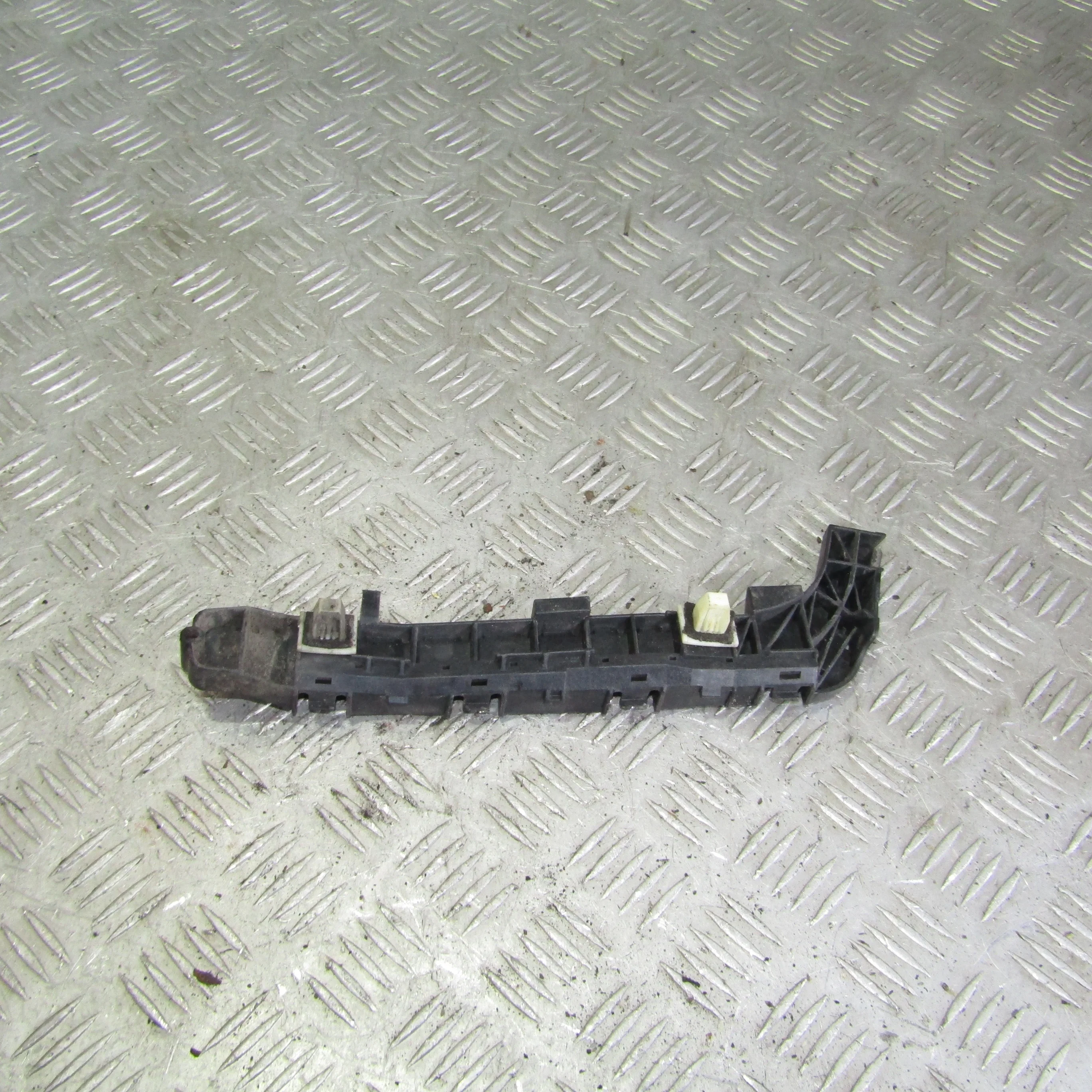 Кронштейн заднего бампера левый HONDA Civic VIII