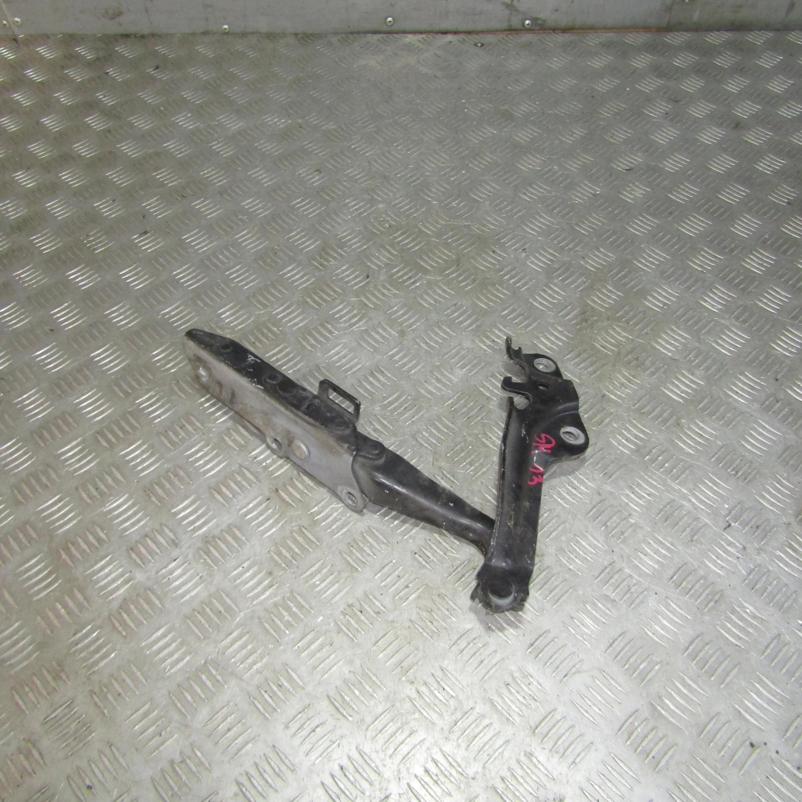 Петля капота левая JAGUAR XJ X351 (2009—2015)