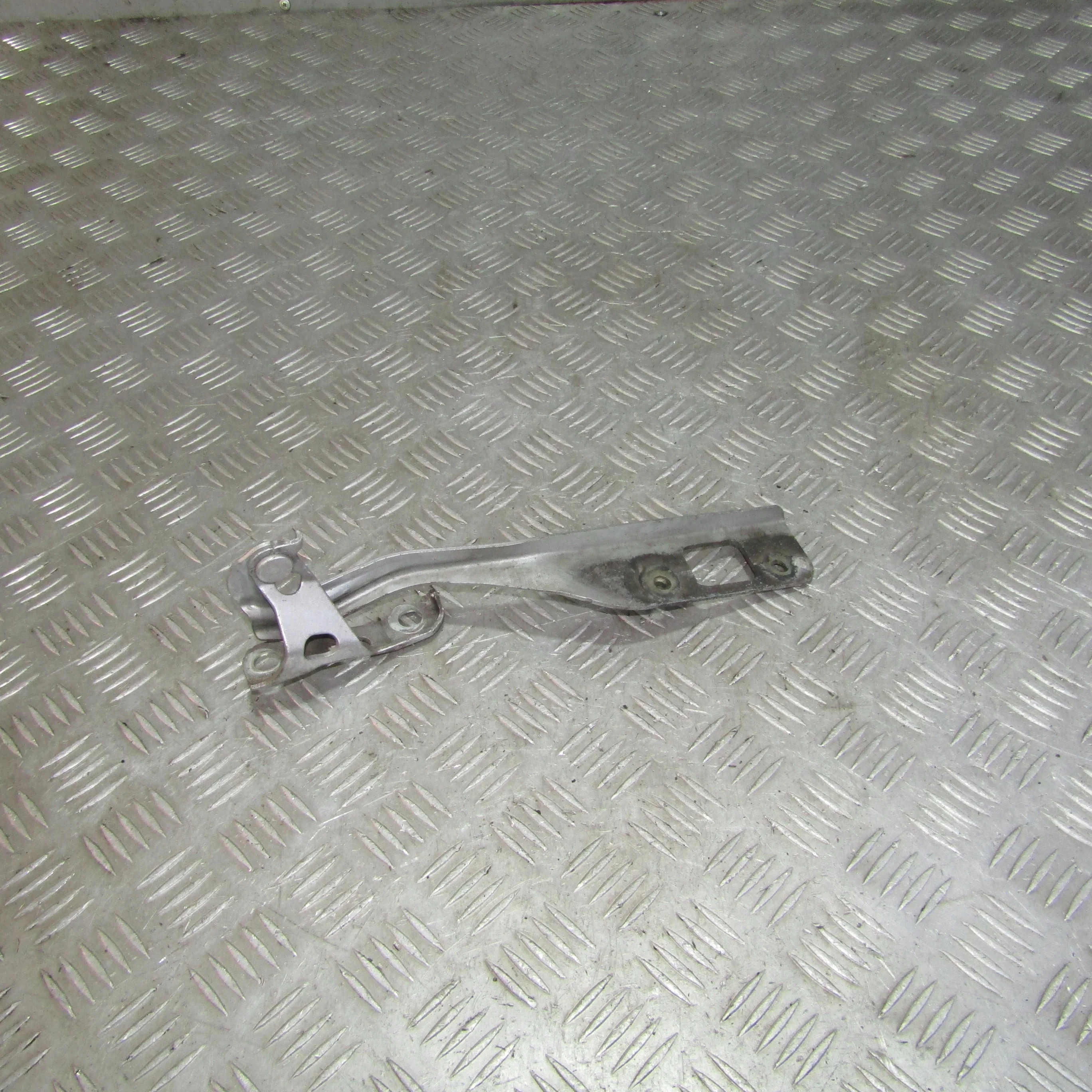 Петля капота левая HONDA Civic VIII (2005—2009)