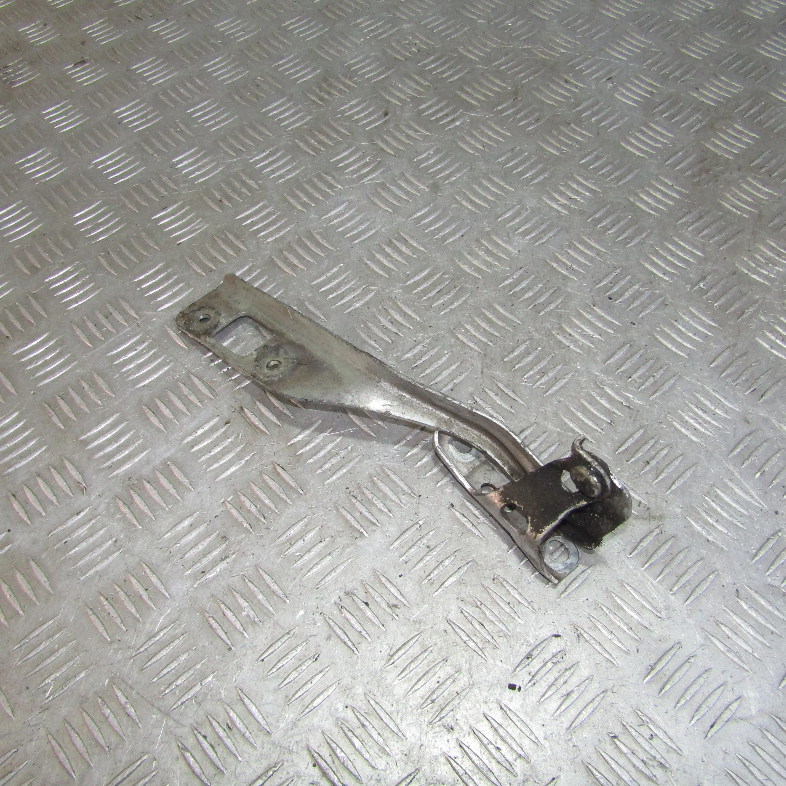 Петля капота правая HONDA Civic VIII (2005—2009)