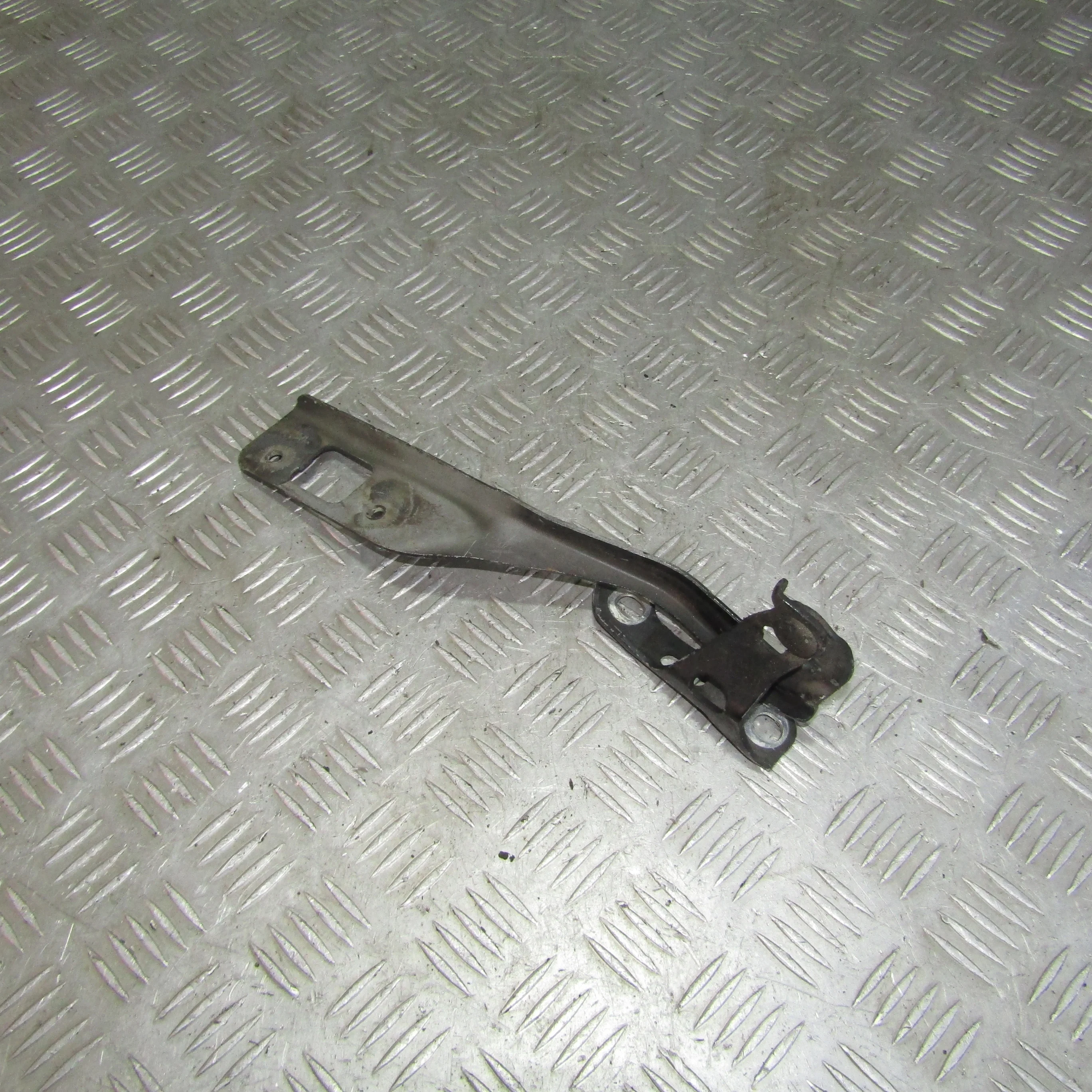 Петля капота правая HONDA Civic VIII (2005—2009)