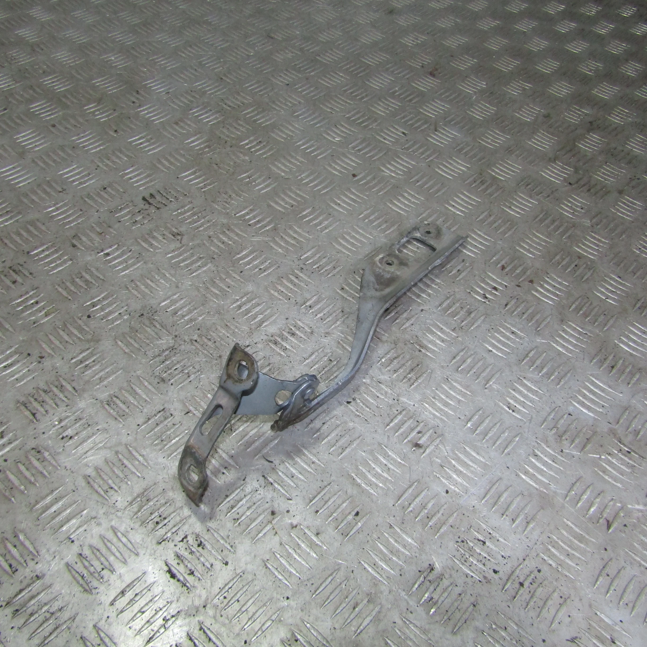 Петля капота правая HONDA Civic VIII (2005—2009)