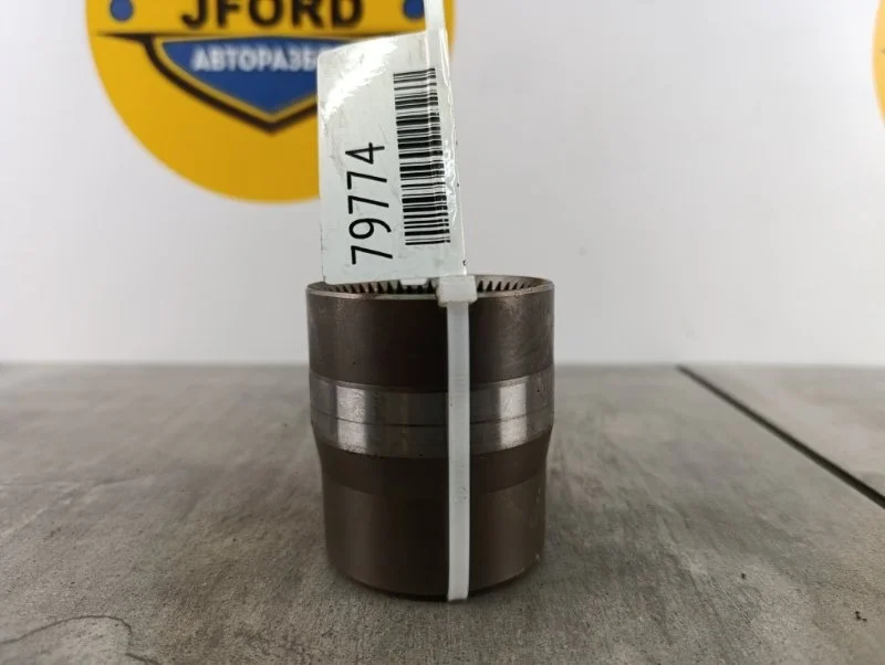 Втулка угловой передачи Volvo XC60 2012 DZ82