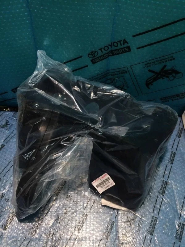 Дефлектор радиатора АКПП TOYOTA LX450D 3291760080