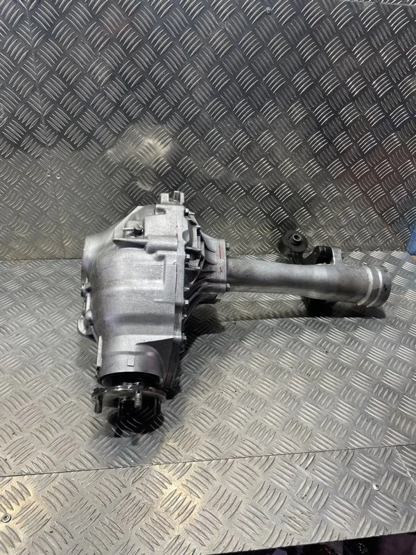 Редуктор переднего моста TOYOTA Land Cruiser 2019 4111060B81 URJ202 1VD-FTV 4.5