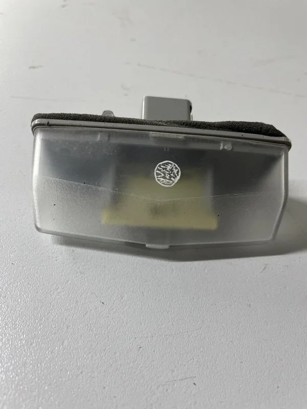 Подсветка номера LEXUS RX300 2022 8120476010 AGL25 8AR-FTS 2.0