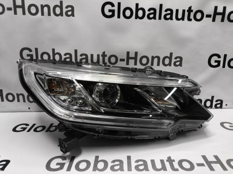 Фара ксенон правая Honda CR-V RM R20A9