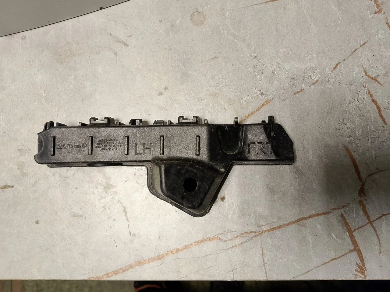Кронштейн бампера Hyundai Solaris 2020 86513H5000, передний левый