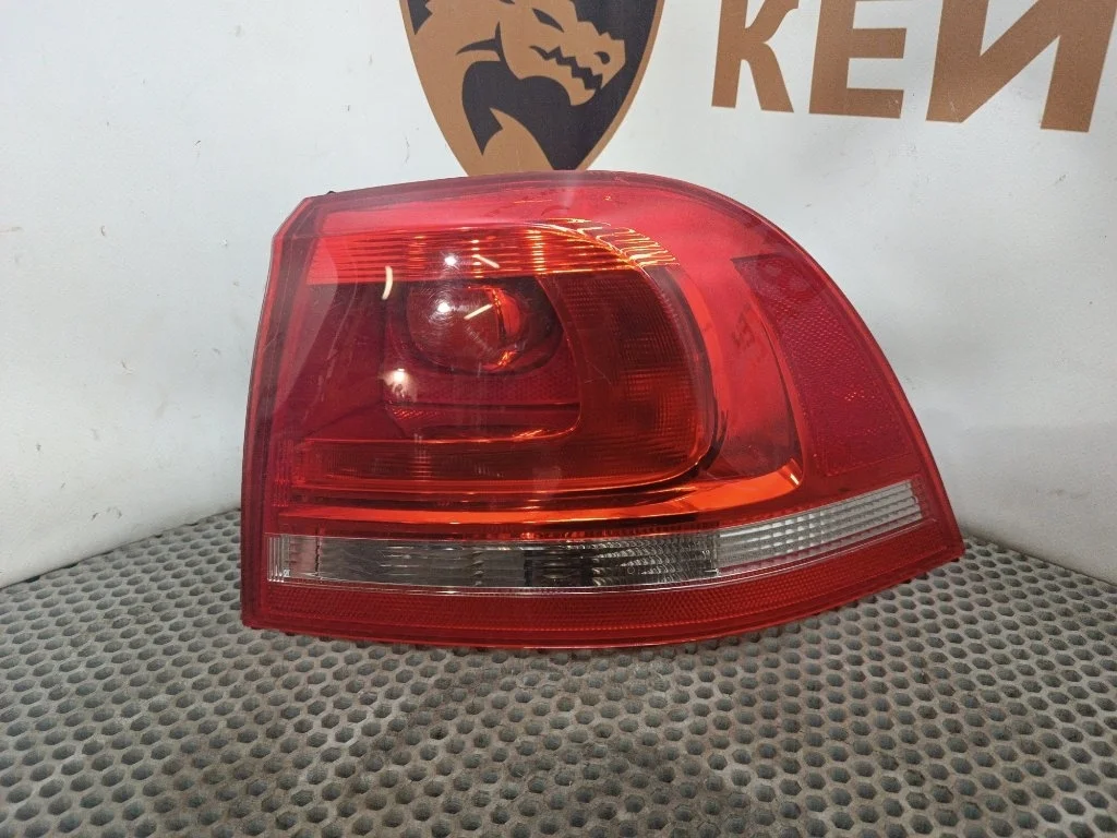 Фонарь Volkswagen Touareg 2013 7P