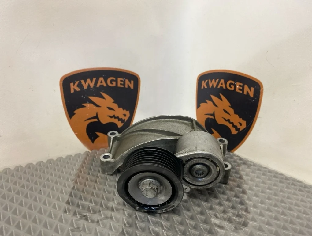 Кронштейн генератора Audi A7 2012 4G