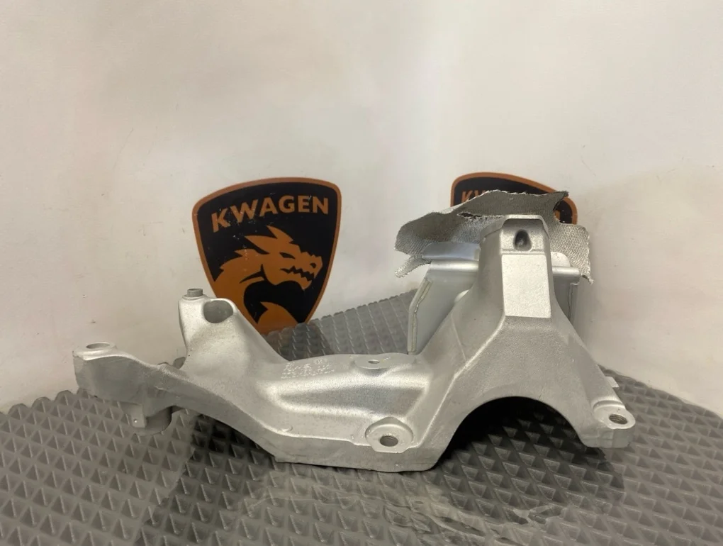 Кронштейн двигателя Audi A6 2011 C7