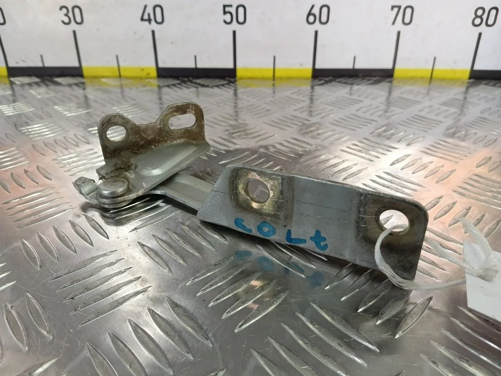 Петля капота правая MITSUBISHI COLT Z30 (2002—201