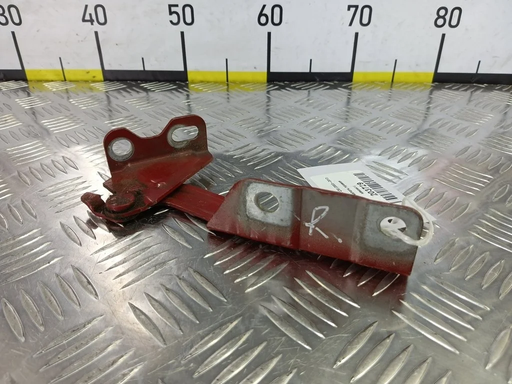 Петля капота правая MITSUBISHI COLT Z30 (2002—201
