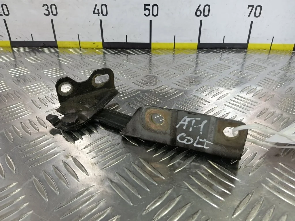 Петля капота правая MITSUBISHI COLT Z30 (2002—201