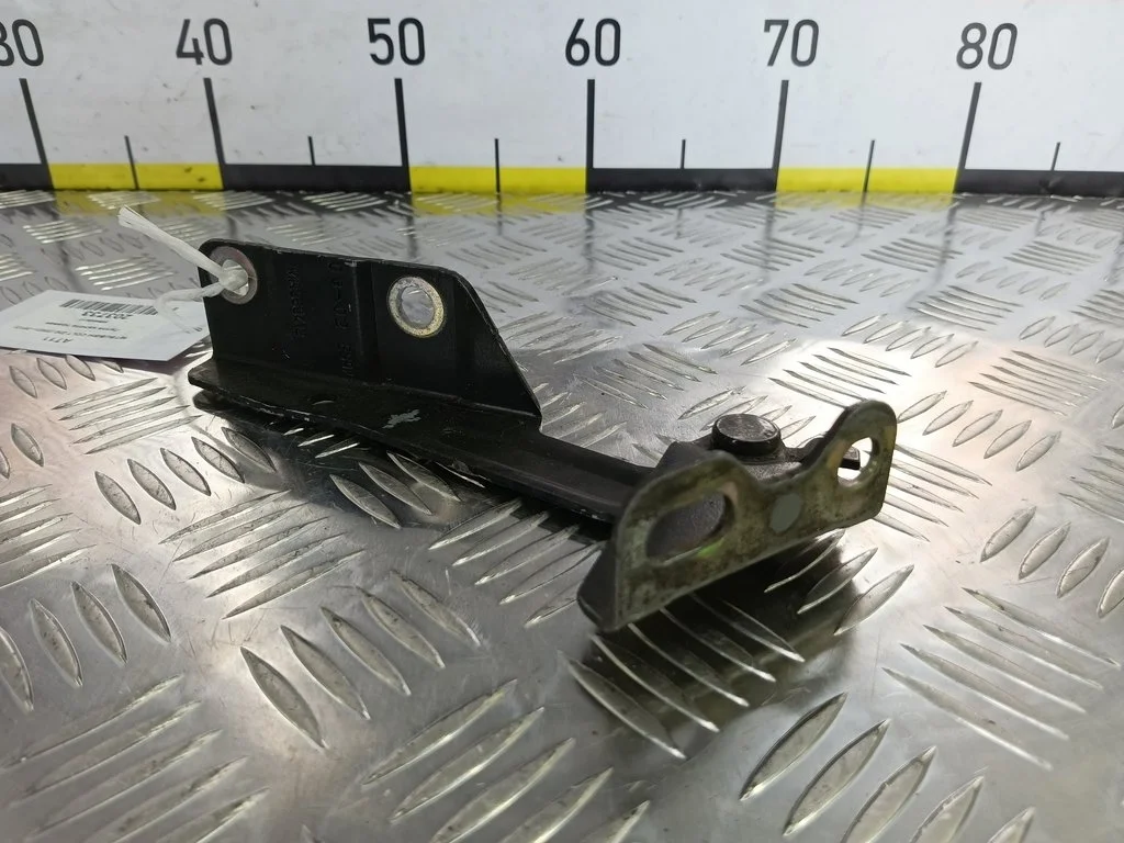 Петля капота правая MITSUBISHI COLT Z30 (2002—201