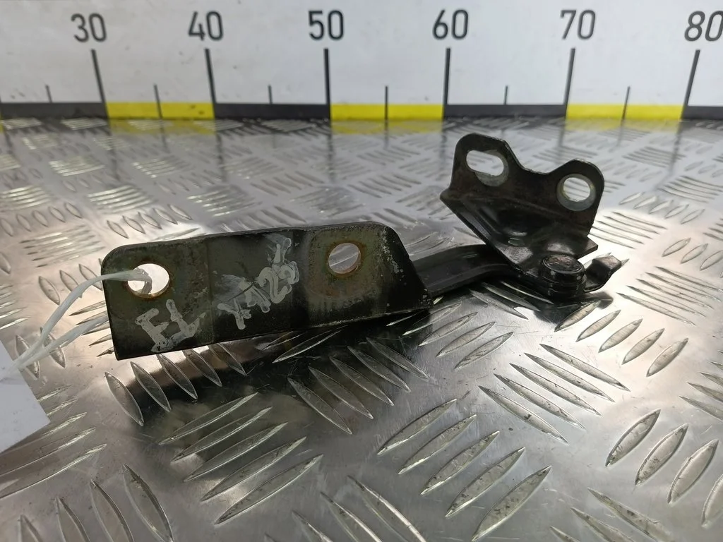 Петля капота левая MITSUBISHI COLT Z30 (2002—2012)