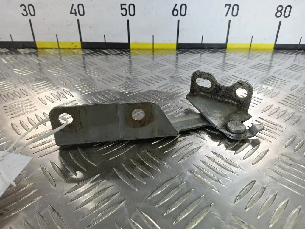 Петля капота левая MITSUBISHI COLT Z30 (2002—2012)