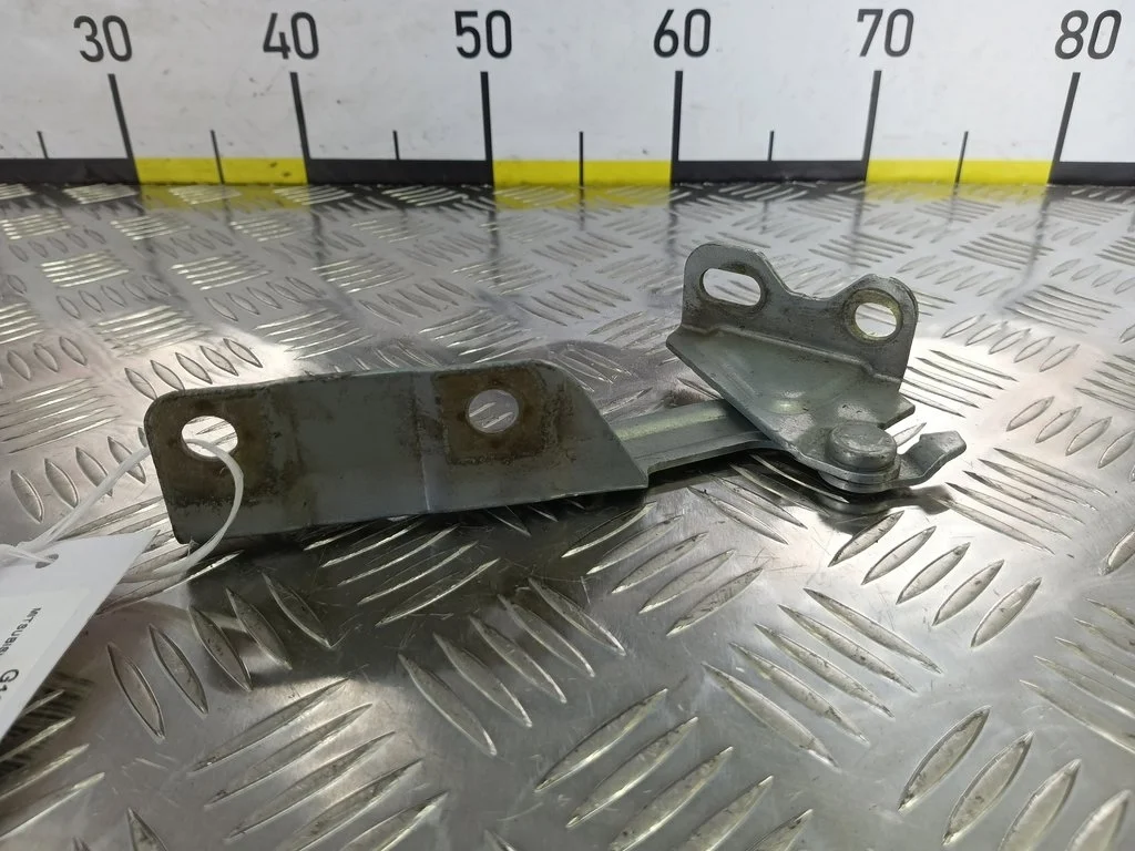 Петля капота левая MITSUBISHI COLT Z30 (2002—2012)