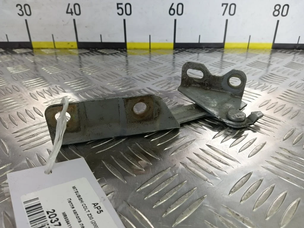 Петля капота левая MITSUBISHI COLT Z30 (2002—2012)