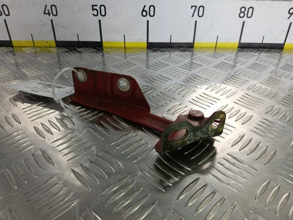 Петля капота правая MITSUBISHI COLT Z30 (2002—201