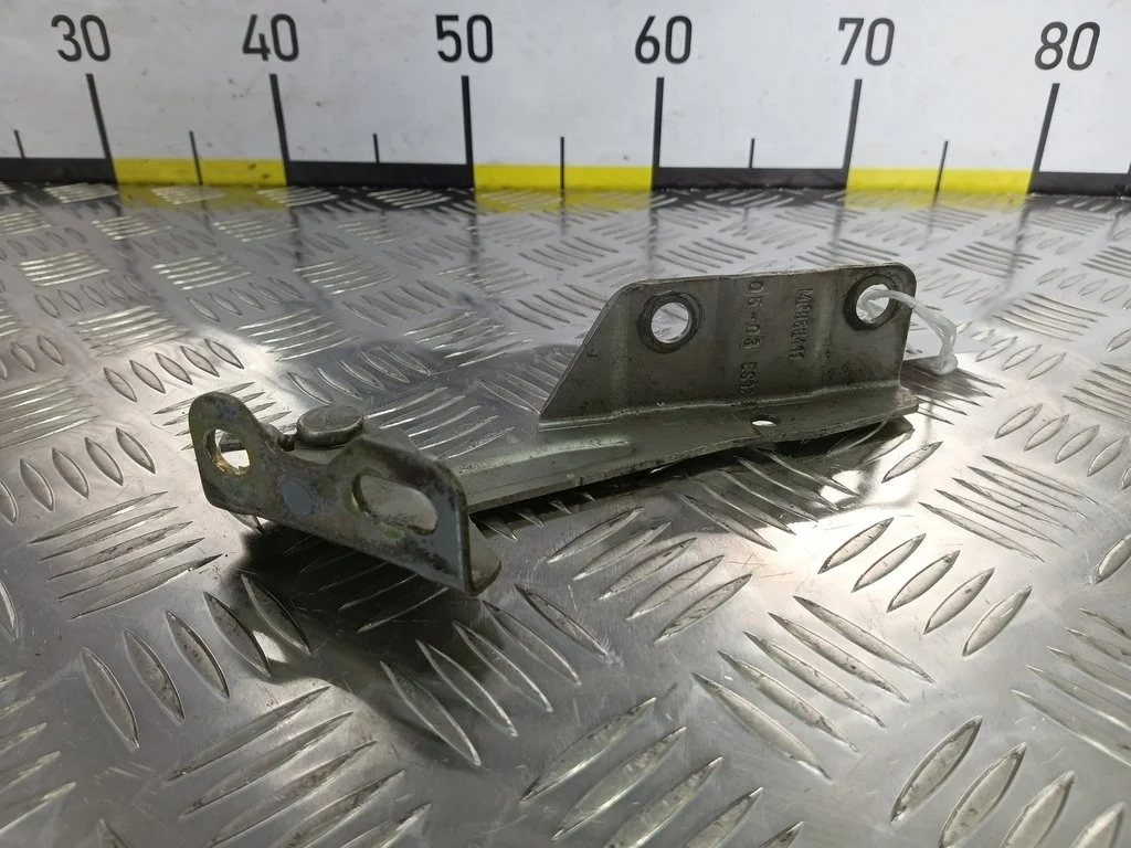 Петля капота левая MITSUBISHI COLT Z30 (2002—2012)