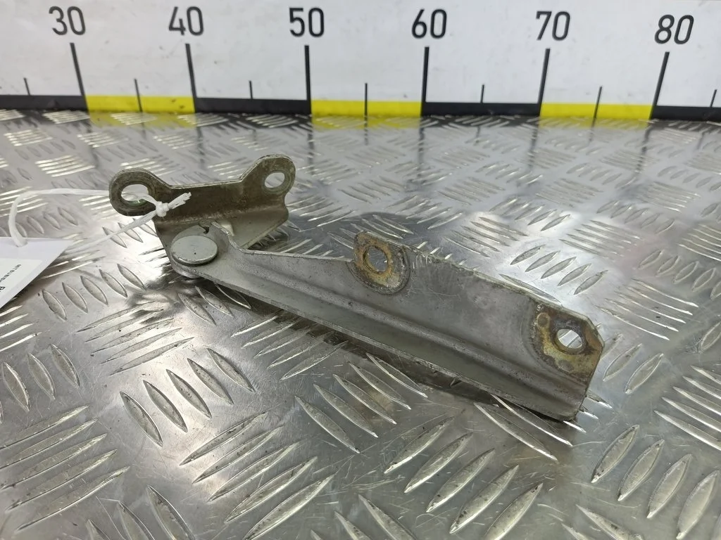 Петля капота правая MITSUBISHI Space Star I реста