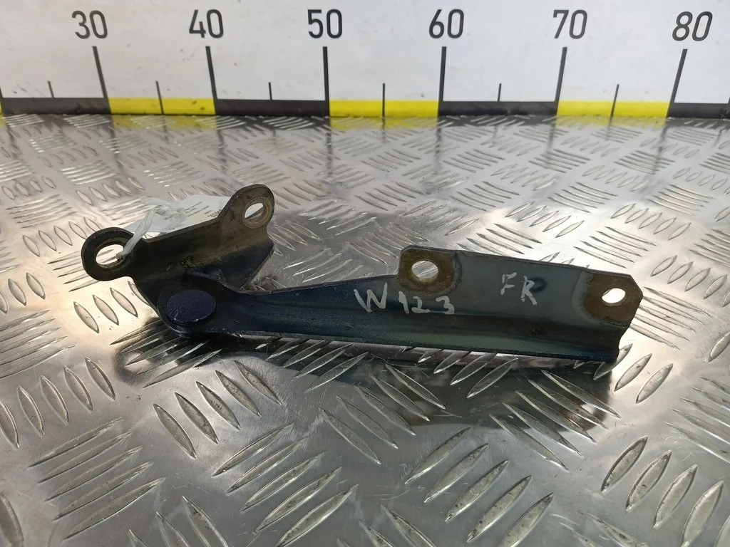 Петля капота правая MITSUBISHI Space Star I реста