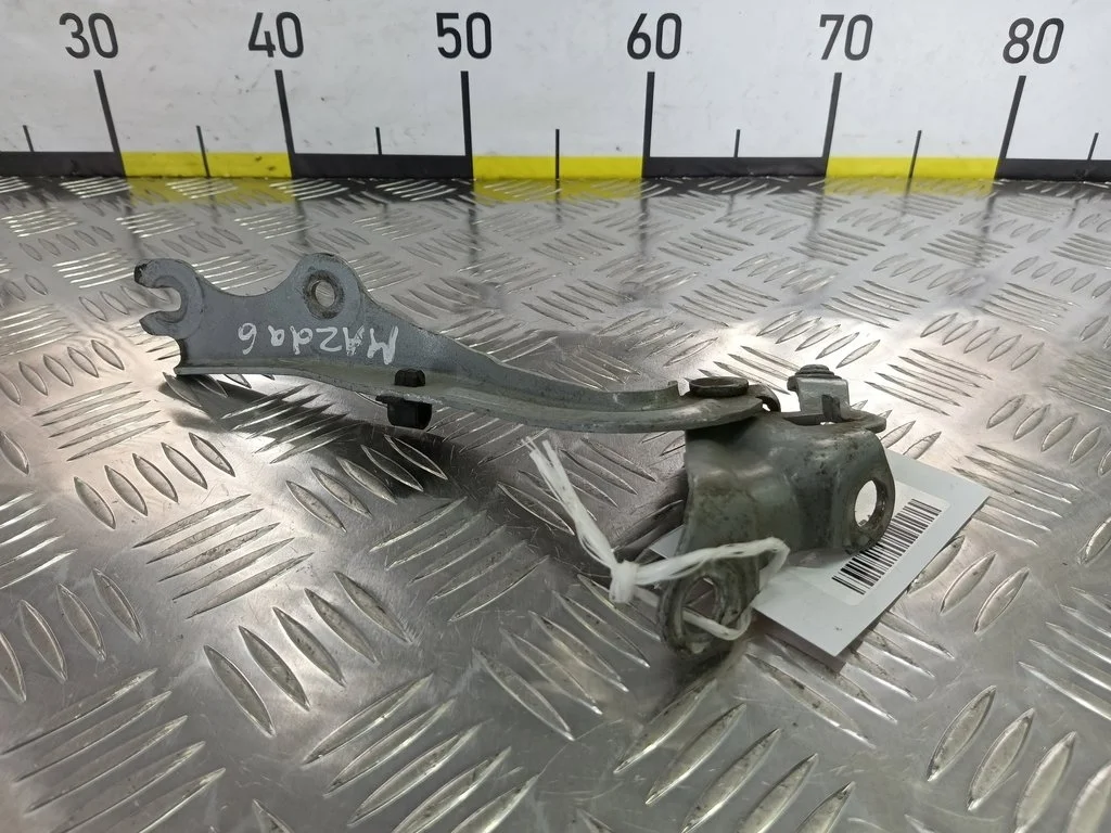 Петля капота правая MAZDA 6 GG рестайлинг (2005—2