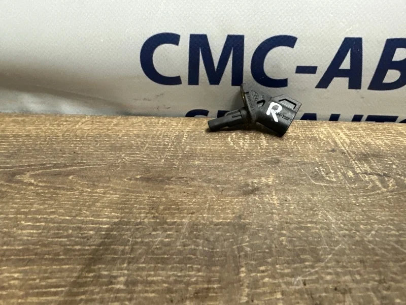 Датчик АБС ABS Volvo V40 Cross Country 30748149 V40 CROSS COUNTRY B5204T9, передний