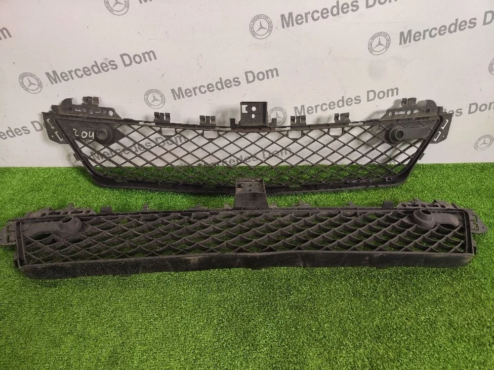 Вставка в передний бампер Mercedes-Benz C-класс W204/S204/С204 рестайлинг (2011—2015)