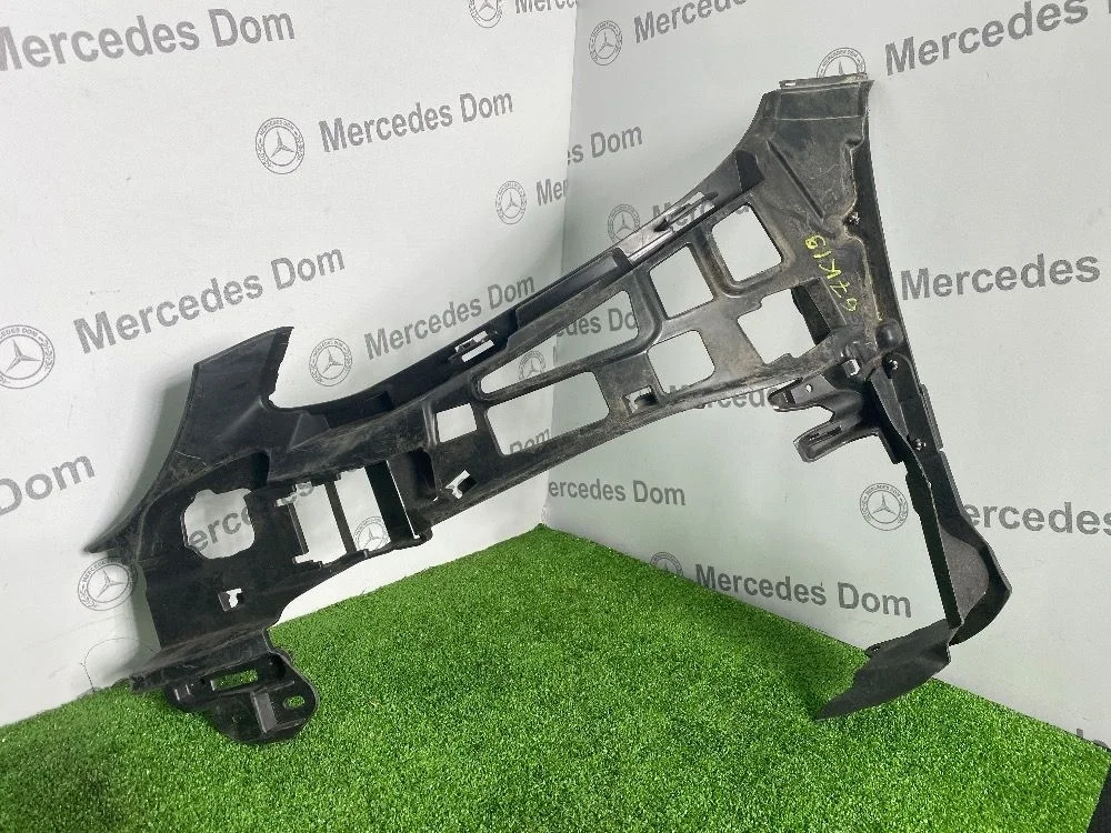 Кронштейн переднего бампера левый Mercedes-Benz C-класс W205/S205/C205/A205 (2014—2018)
