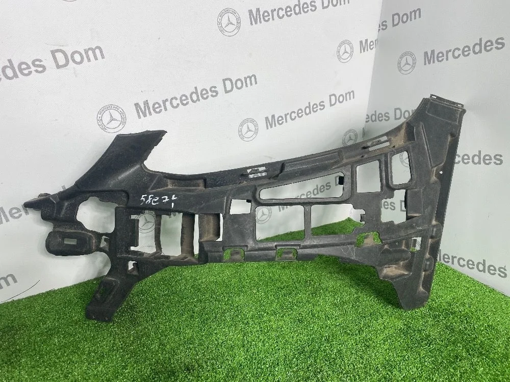 Кронштейн переднего бампера левый Mercedes-Benz C-класс W205/S205/C205/A205 (2014—2018)