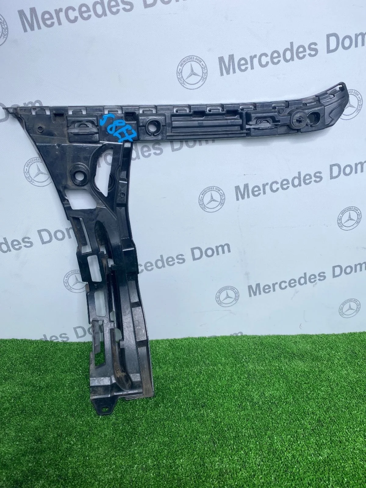 Направляющая заднего бампера правая Mercedes-Benz C-класс W205/S205/C205/A205 (2014—2018)